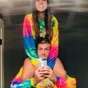 Meet your Posher, Hunter